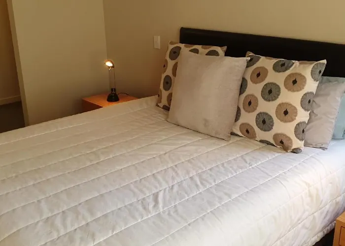 Meadowstone | Cosy With Gas Fireplace & Bbq Villa Wanaka