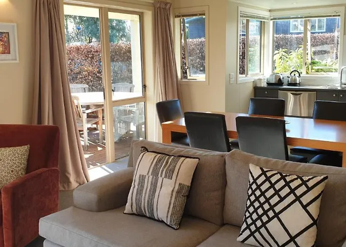 Meadowstone | Cosy With Gas Fireplace & Bbq * Wanaka