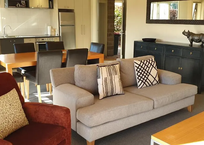 Meadowstone | Cosy With Gas Fireplace & Bbq Villa *