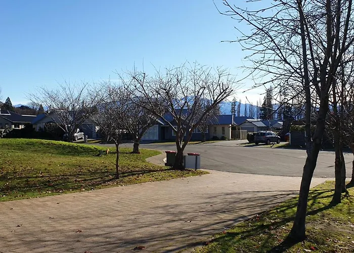 Meadowstone | Cosy With Gas Fireplace & Bbq * Wanaka